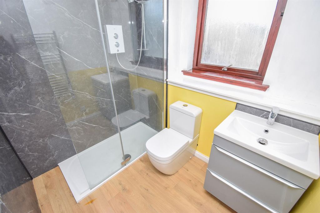 Additional image 12 of 2 bed flat for sale17 Springfield Gardens, Inverness IV3