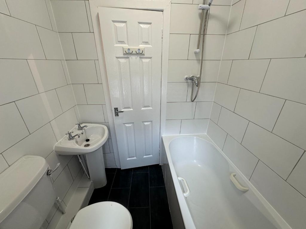 Additional image 6 of 1 bed flat for saleWalton Street, Colne BB8