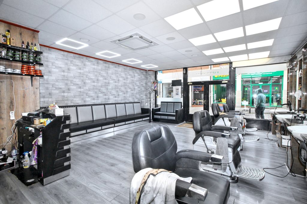 Additional image 5 of 6 bed property for saleUnion Street, Aldershot, Hampshire GU11