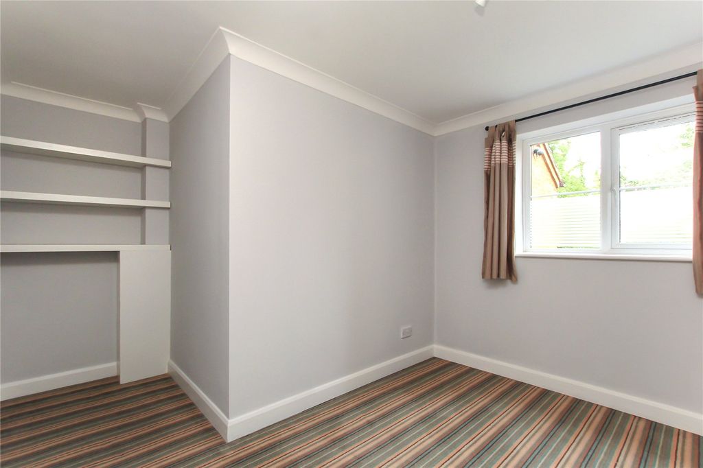 Additional image 7 of 2 bed flat for saleLower Kings Road, Berkhamsted, Hertfordshire HP4