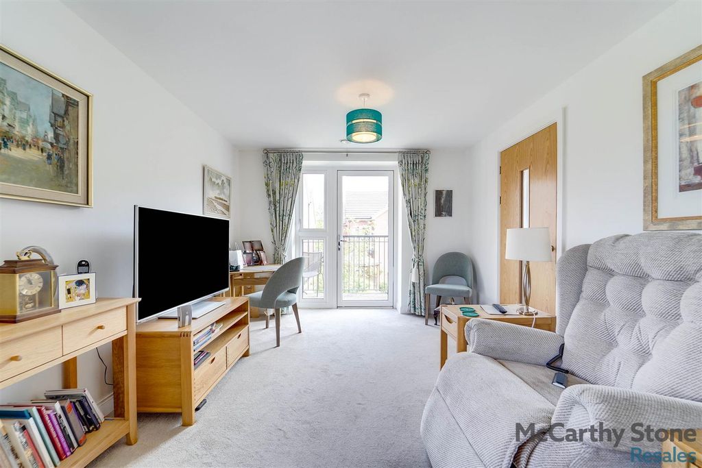 Additional image 26 of 2 bed flat for saleOakhill Place, High View, Bedford, Bedfordshire MK41