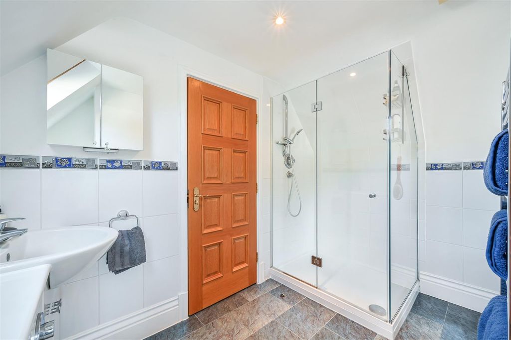 Additional image 20 of 2 bed flat for saleHolly Hill Park, Banstead SM7