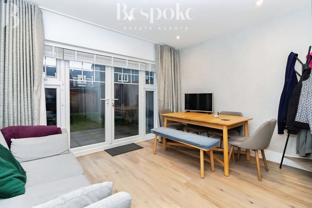 Additional image 8 of 4 bed terraced house for saleSunapee Road, Reading RG2