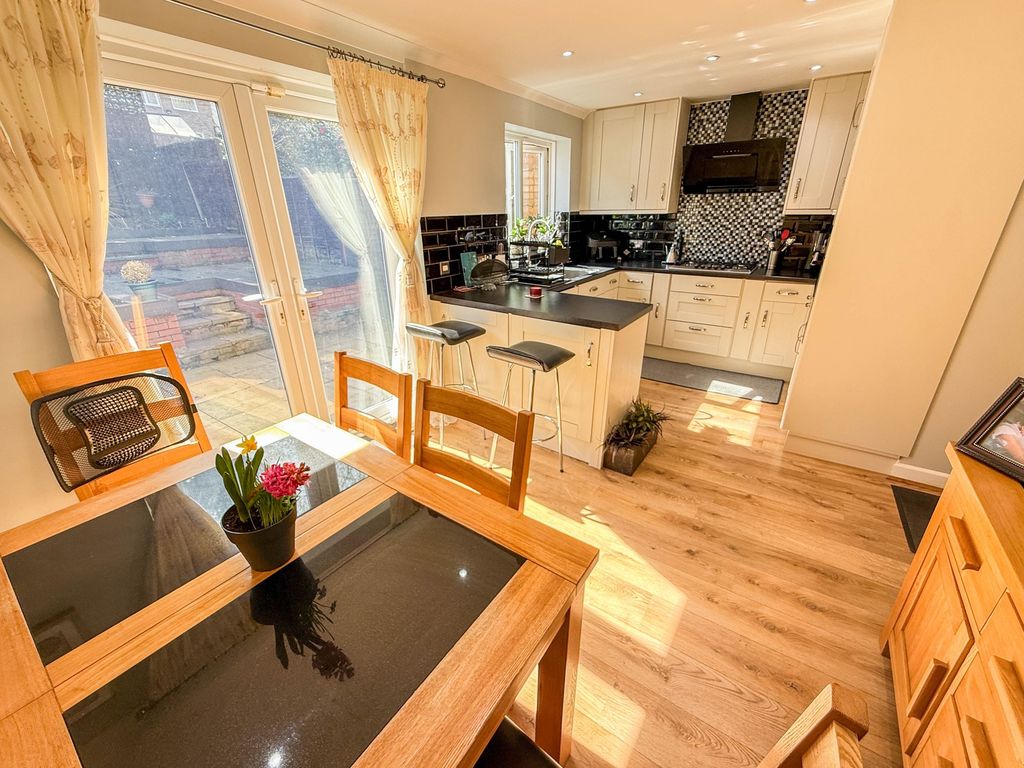 Additional image 11 of 3 bed town house for saleMargeholes, Carpenders Park, Watford WD19