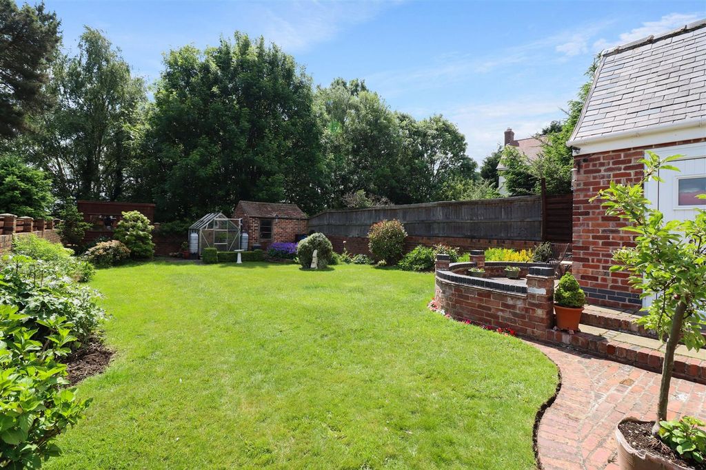 Additional image 19 of 3 bed detached house for saleTapton View Road, Chesterfield S41