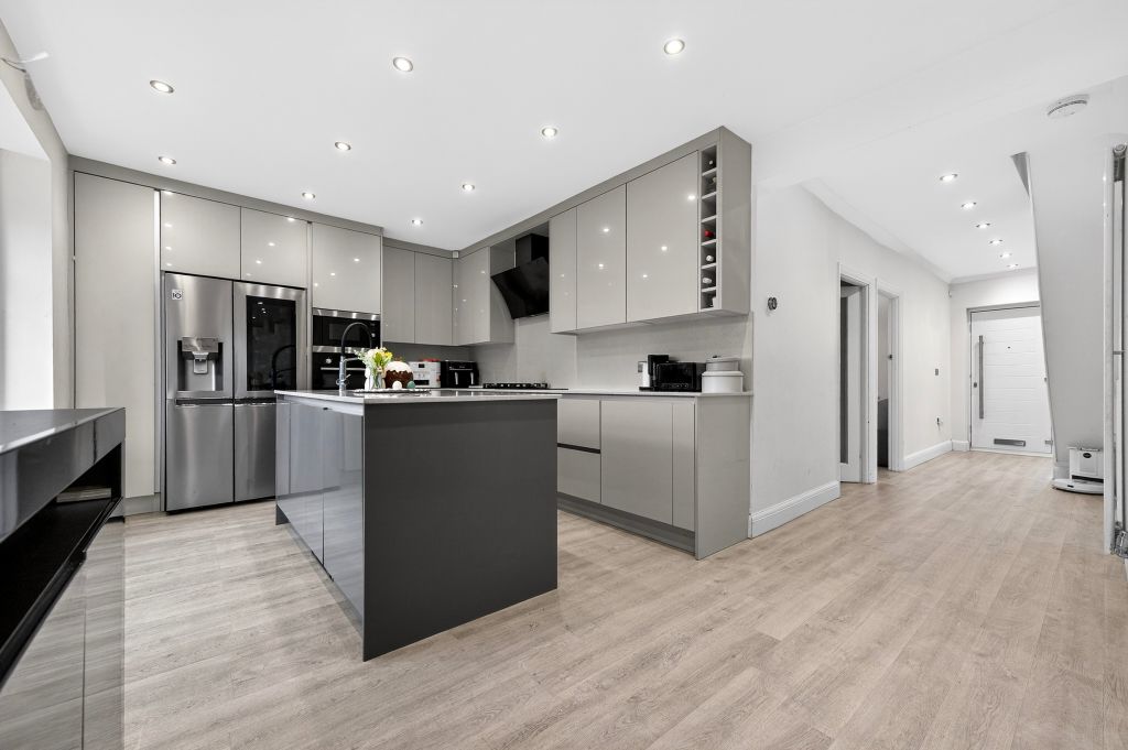 Additional image 2 of 5 bed detached bungalow for saleErith Road, Bexleyheath DA7