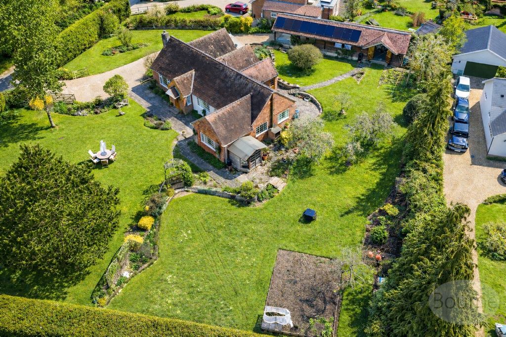 4 bed bungalow for saleGreen Lane, Ellisfield, Basingstoke, Hampshire RG25