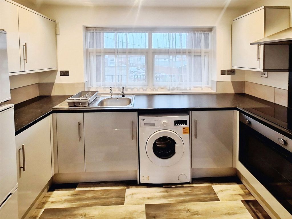 Additional image 3 of 1 bed flat for saleLydgate Court, Nuneaton, Warwickshire CV11