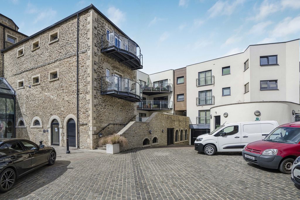 Additional image 17 of 2 bed flat for saleThe Old Gaol, Abingdon OX14