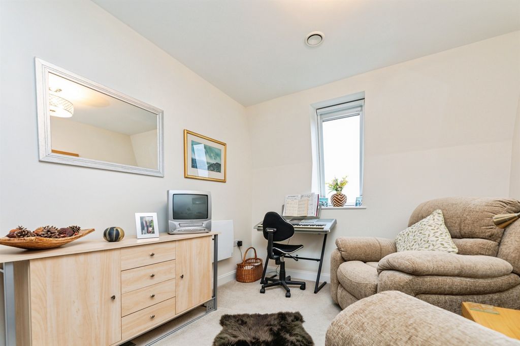 Additional image 11 of 2 bed flat for saleBerneslai Close, Barnsley S70
