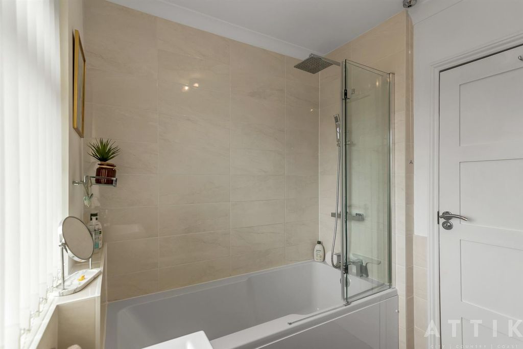 Additional image 24 of 4 bed semi-detached house for saleUpper Avenue, Halesworth IP19