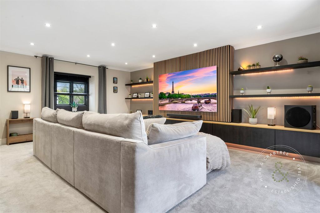 Additional image 19 of 2 bed flat for saleYr Hen Dy, The Cathedral Green, Llandaff, Cardiff CF5