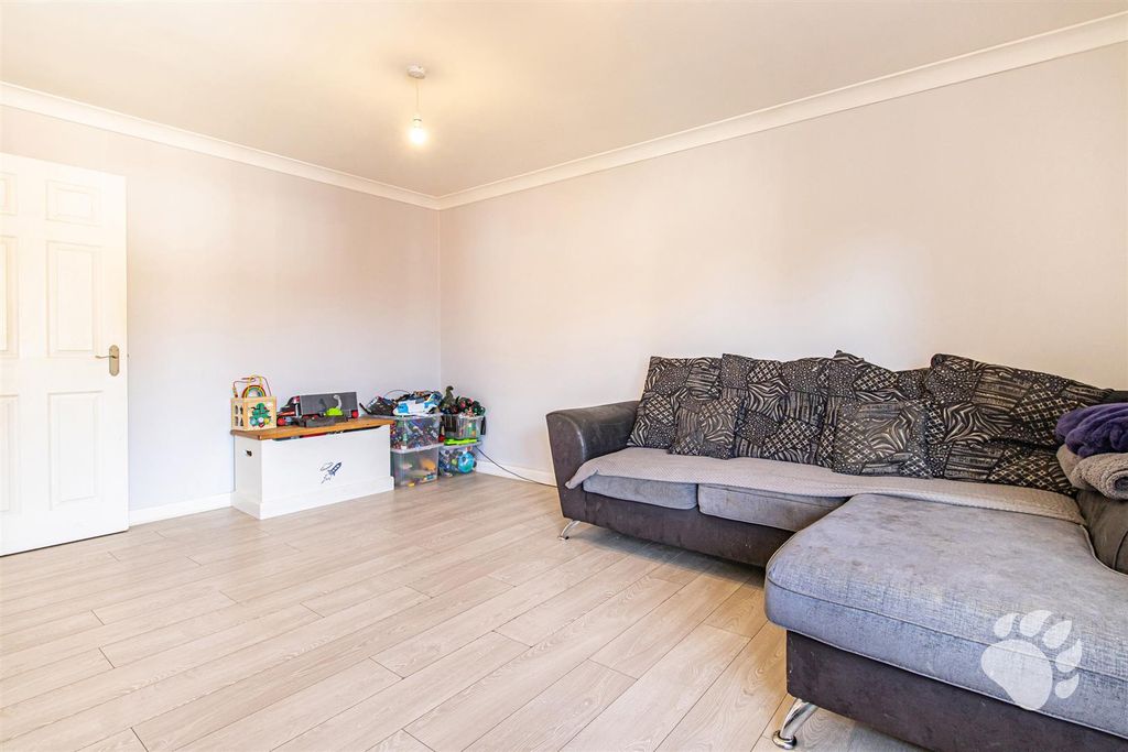 Additional image 3 of 2 bed flat for saleHandleys Court, Noak Bridge SS15