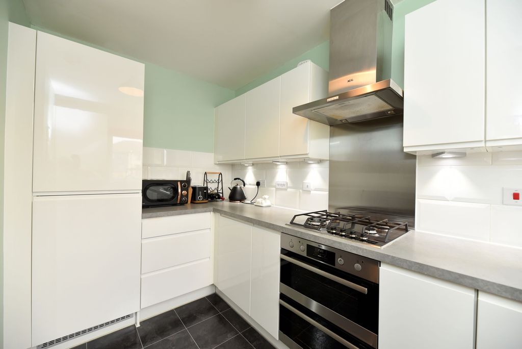 Additional image 8 of 2 bed flat for saleSullivan Court, Biggleswade SG18