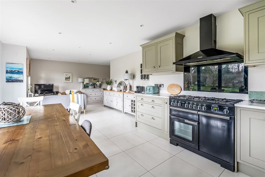 Additional image 8 of 3 bed detached bungalow for saleRoebuck Close, Ashtead KT21