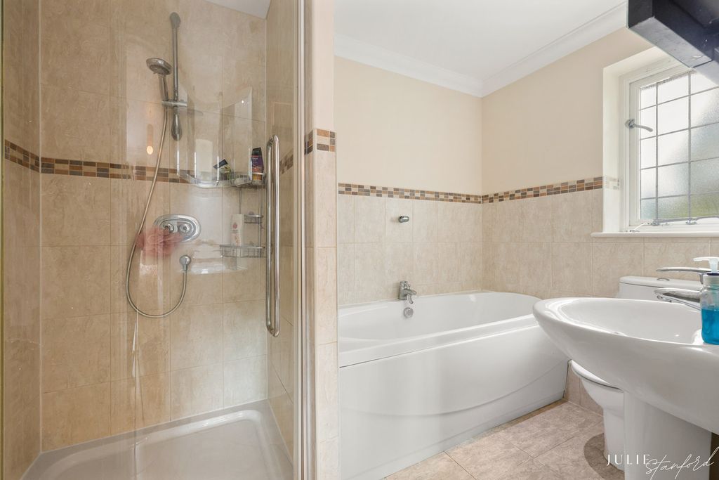 Additional image 12 of 6 bed detached house for saleLee Chapel Lane, Basildon SS16