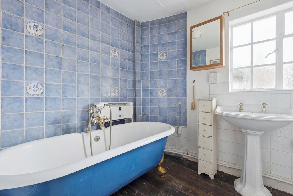 Additional image 12 of 4 bed end terrace house for saleHigh Street, Berkhamsted HP4