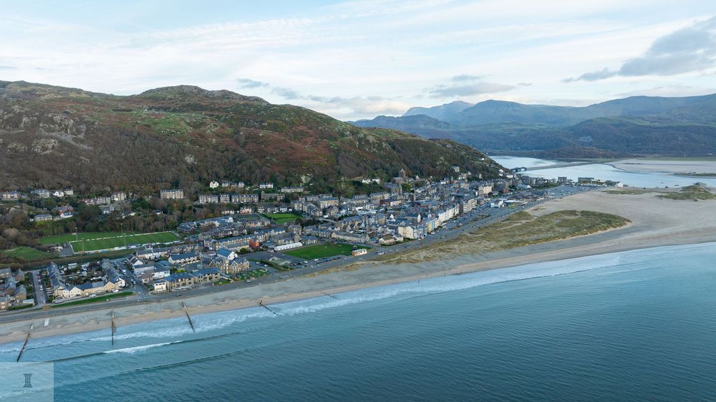Additional image 31 of 1 bed property for saleHafan Y Traeth, Marine Parade, Barmouth LL42