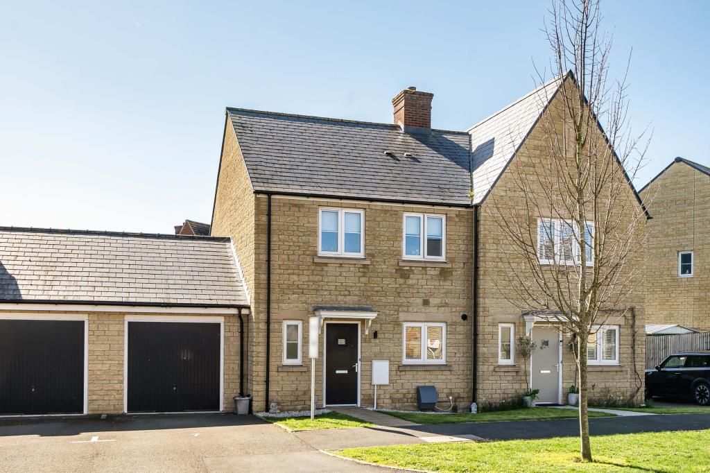 4 bed semi-detached house for saleWoodley Drive, Bampton, Oxfordshire OX18