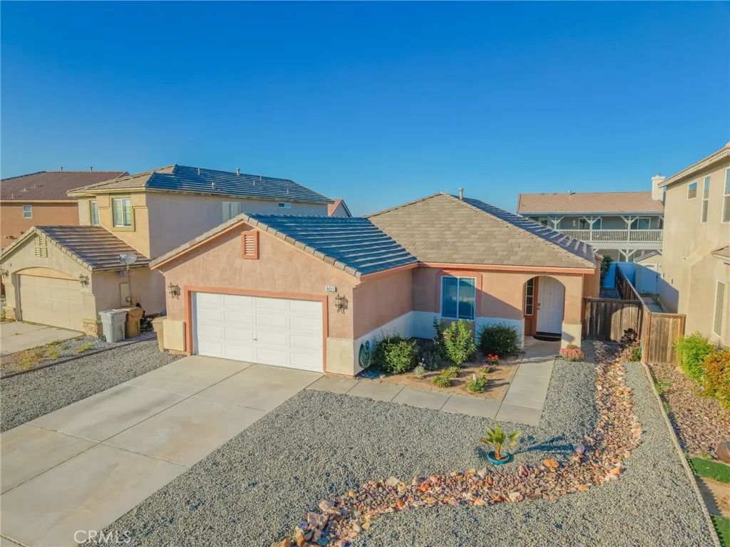 9421 Dragon Tree Drive, Hesperia, CA 92344 photo 2