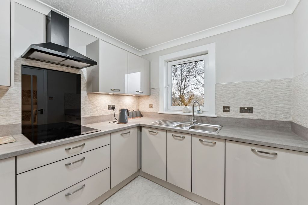 Additional image 10 of 2 bed flat for saleBallagan Place, Milngavie G62