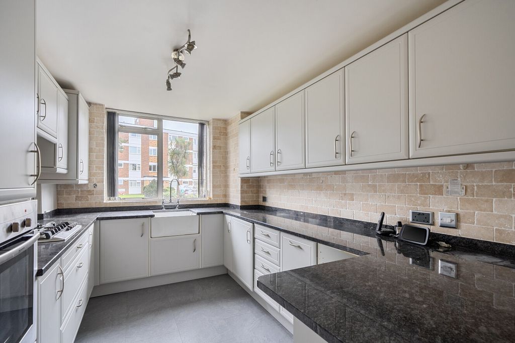 Additional image 4 of 3 bed flat for saleParkside, Court Downs Road, Beckenham BR3