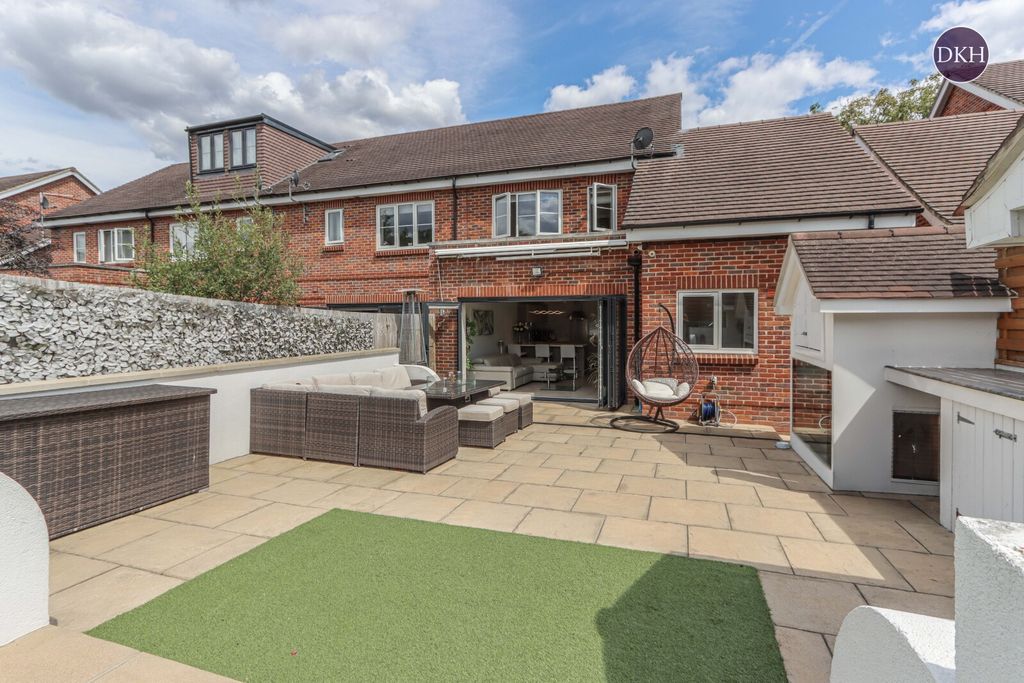 Additional image 19 of 3 bed semi-detached house for saleWoodside Road, Abbots Langley, Hertfordshire WD5