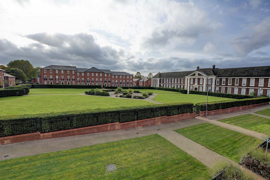 2 bed flat for saleLowbridge Walk, Bilston, West Midlands WV14