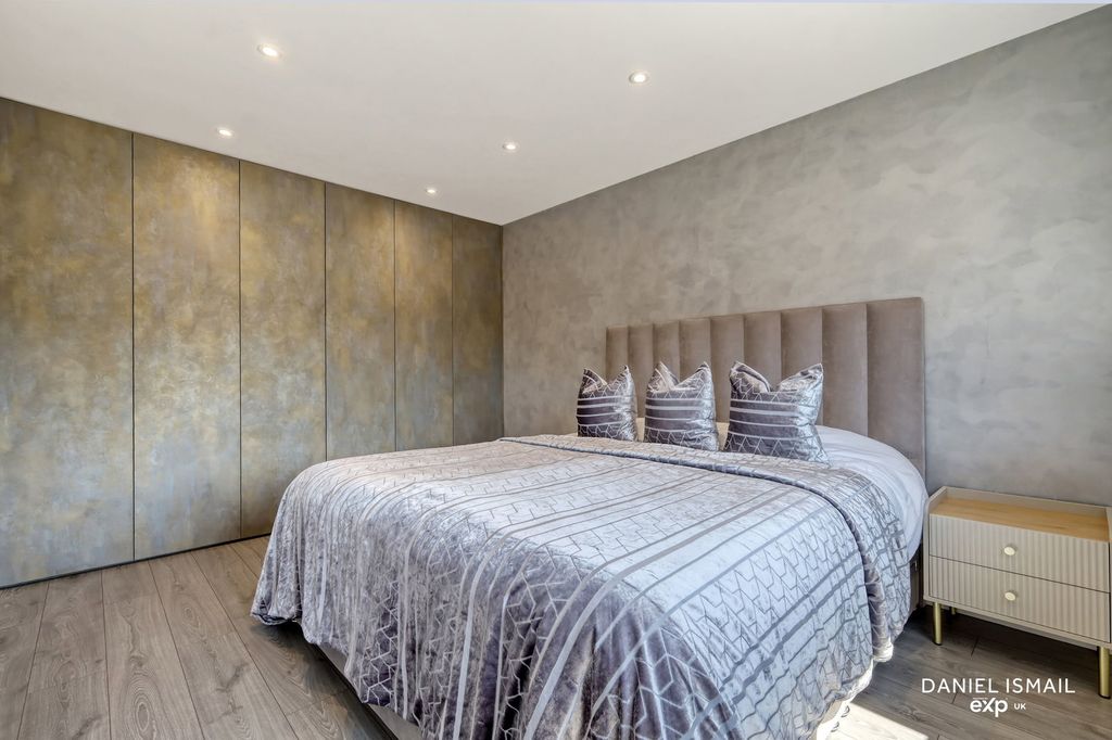Additional image 28 of 5 bed detached house for saleGreat Berry Lane, Langdon Hills, Basildon SS16