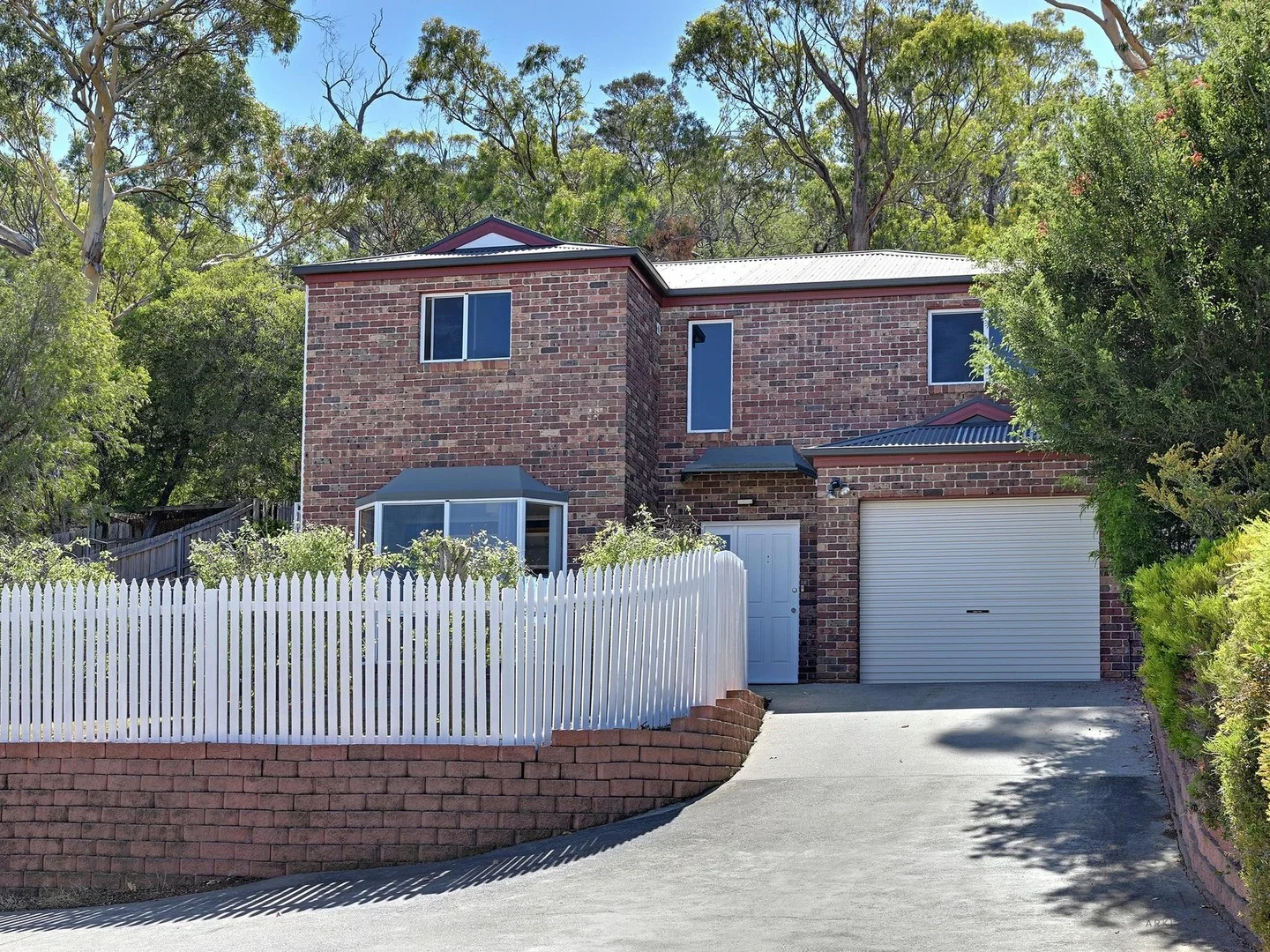 2/91 Gordons Hill Road, Lindisfarne TAS 7015