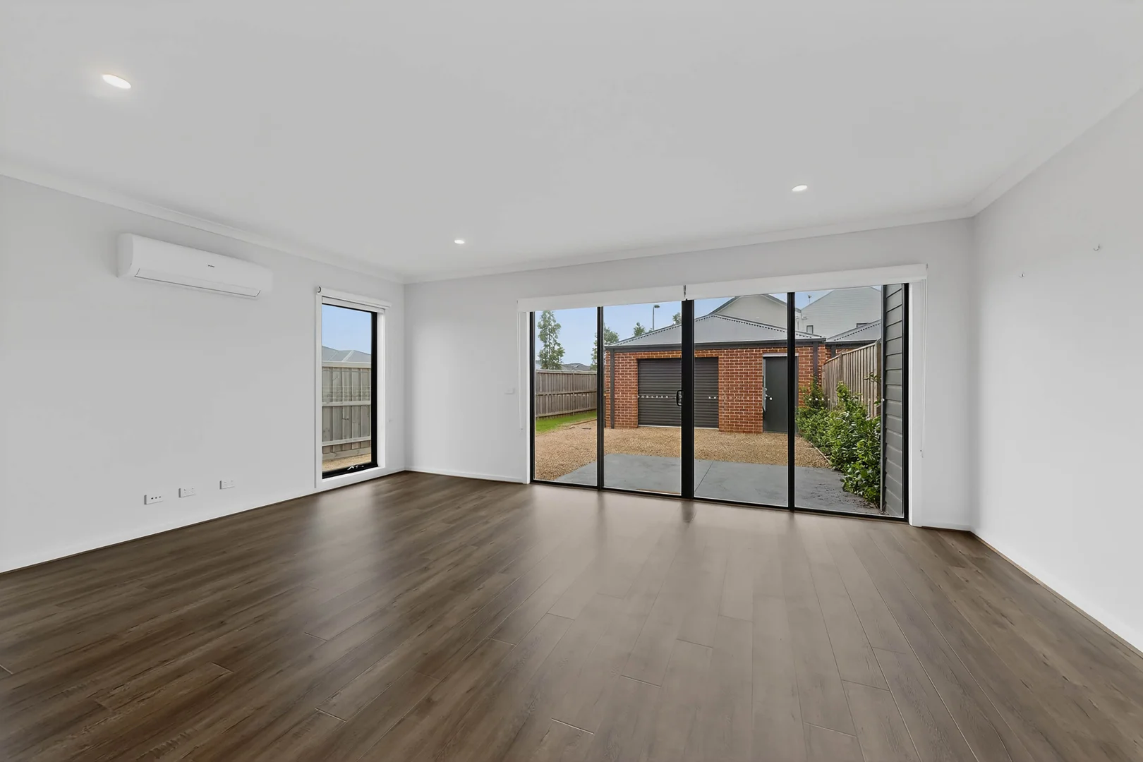 Additional image 2 of 37 Mortdale Lane, Clyde North VIC 3978