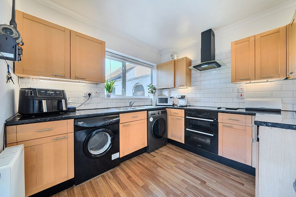 Additional image 3 of 4 bed semi-detached house for saleGlynde Road, Bexleyheath DA7