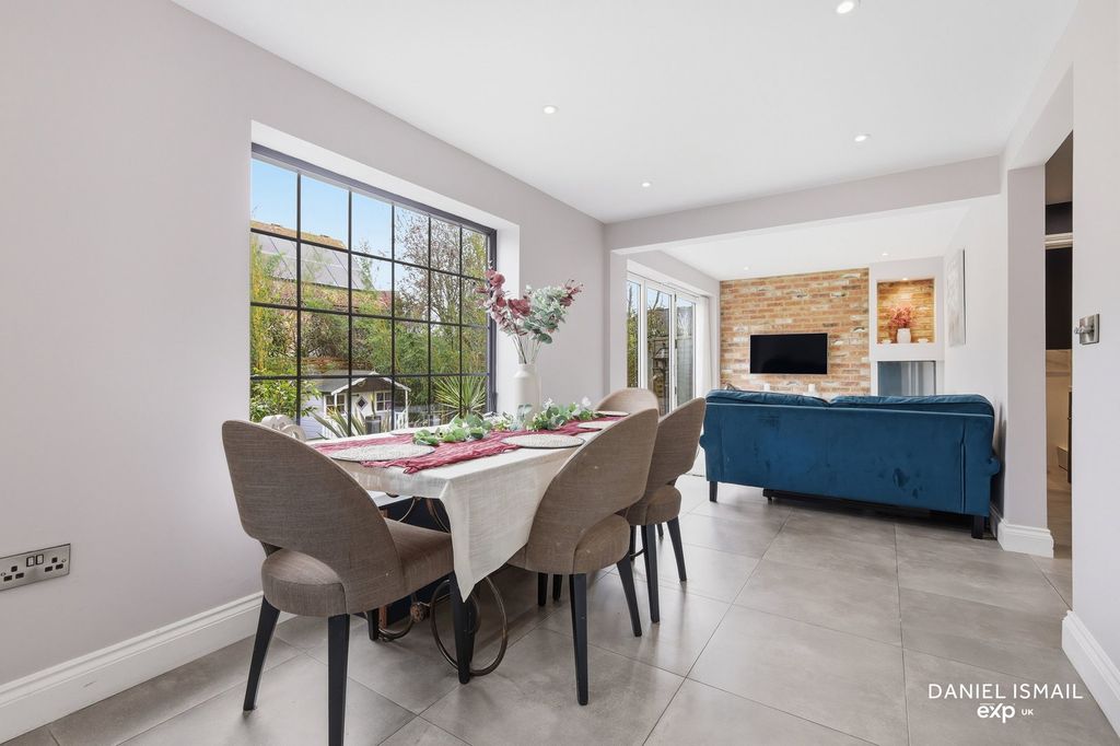 Additional image 17 of 4 bed detached house for saleThe Lindens, Langdon Hills, Basildon SS16