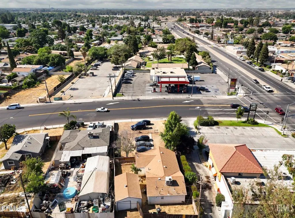 818 Decatur St, Bakersfield, CA 93308