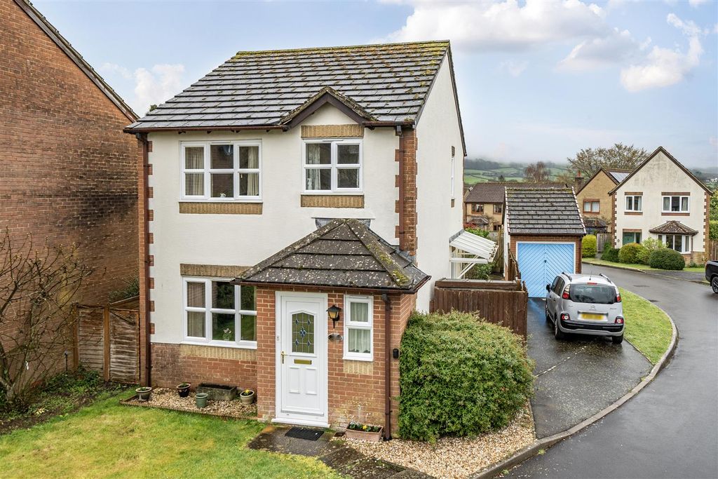 3 bed detached house for saleThe Beeches, Beaminster, Dorset DT8