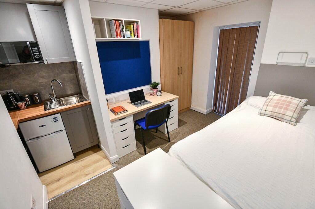 NEWMAN STUDENT Newly Refurbished Student Studios, available for 2026/27, 1 available now, some early starts available,  