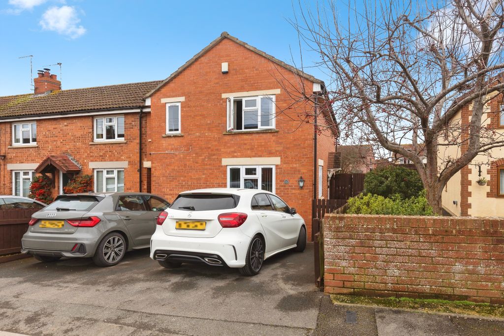 3 bed semi-detached house for saleThe Leys, Berkeley GL13