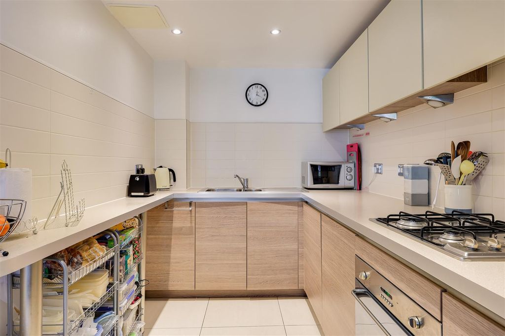 Additional image 7 of 2 bed maisonette for salePepys Court, Cambridge CB4