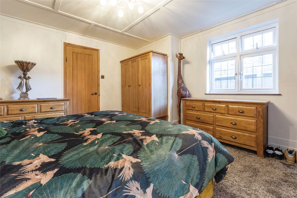 Additional image 7 of 6 bed bungalow for salePotton Road, Biggleswade SG18