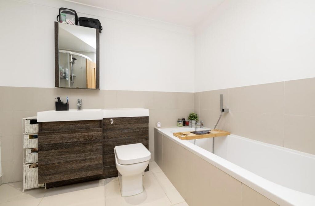 Additional image 11 of 1 bed flat for saleFlat 6, 26 Horse Fair, Banbury OX16