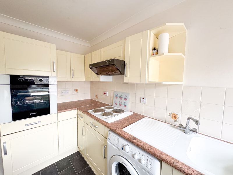 Additional image 3 of 2 bed flat for saleQueens Court, Grimsby DN34