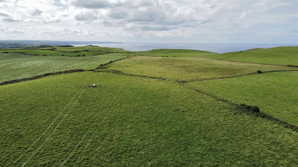 Land for saleLlanddeiniol, Llanrhystud SY23