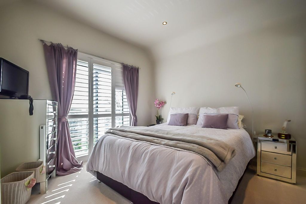 Additional image 34 of 4 bed detached house for saleSt. Marys Road, Benfleet SS7