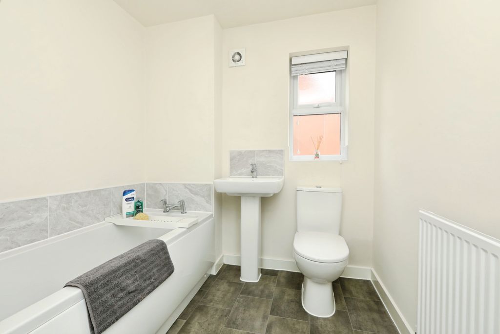 Additional image 9 of 3 bed semi-detached house for saleSandpiper Drive, Doncaster DN4