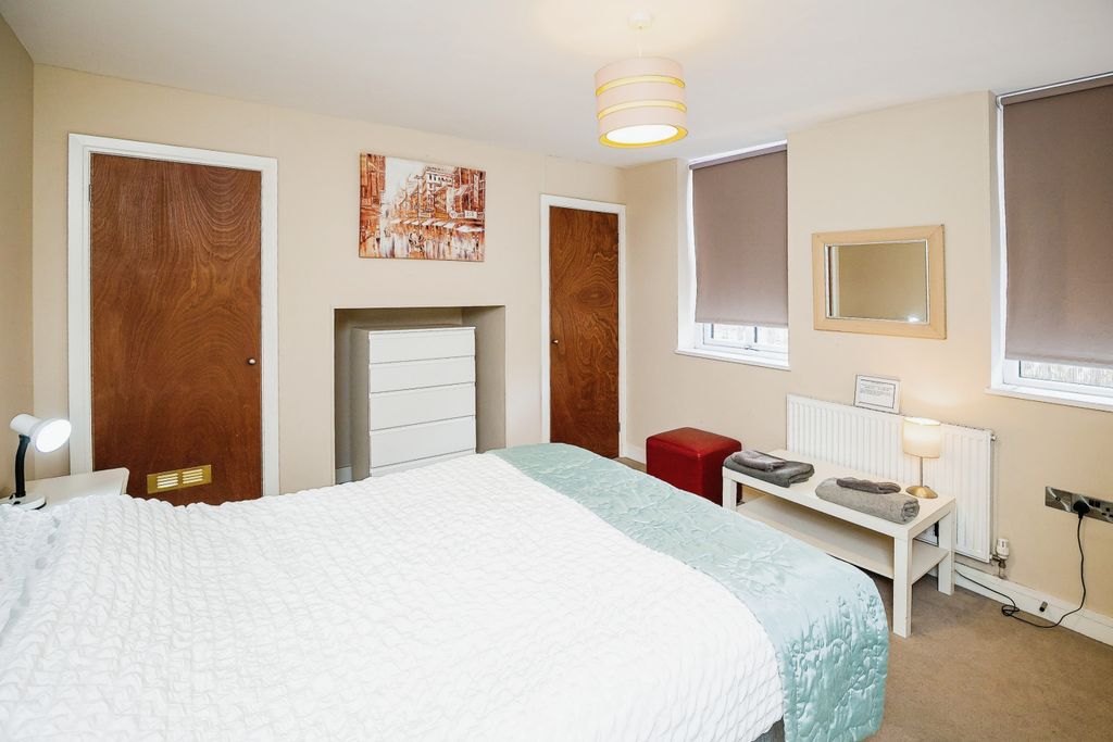 Additional image 4 of 2 bed flat for saleOswald Road, Oswestry, Shropshire SY11