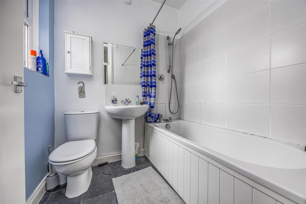 Additional image 5 of 1 bed flat for saleNorth Street, Emsworth PO10