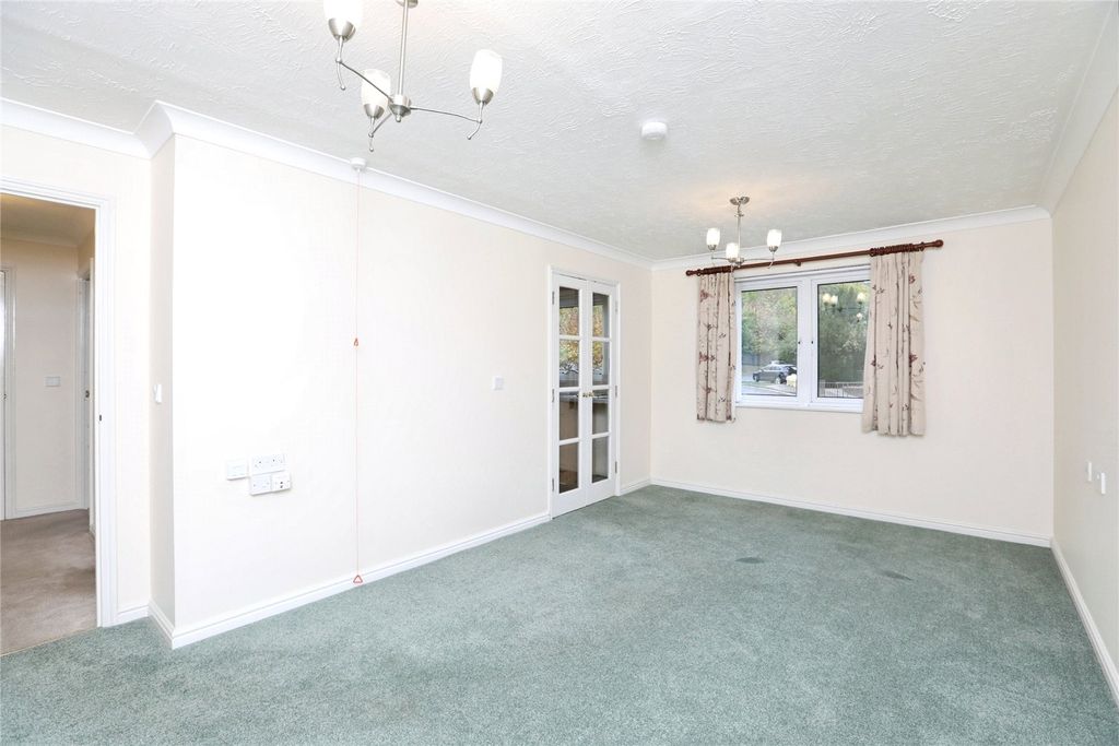 Additional image 2 of 1 bed flat for saleWoodlands Court (Chatham), Chatham ME5