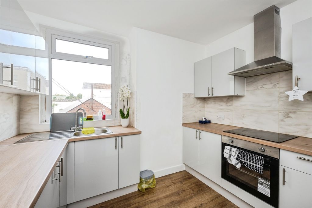 Additional image 3 of 3 bed flat for saleWest Street, Gorseinon, Swansea SA4