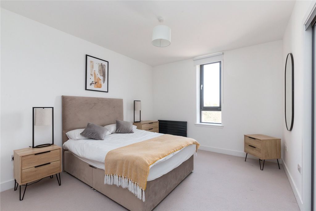 Additional image 5 of 2 bed flat for saleShoemakers Square, Holyrood, Edinburgh EH8
