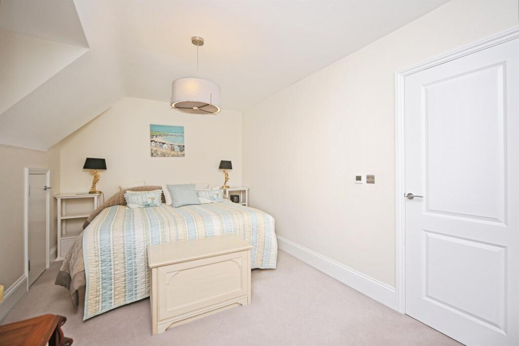 Additional image 24 of Larch Court, Great Alne, Alcester
